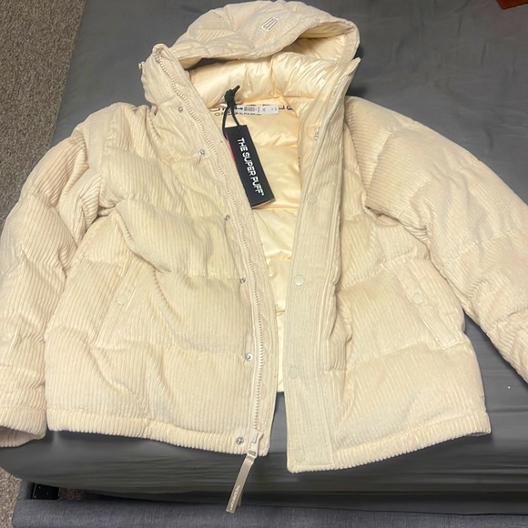 COPY - Puffer jacket from Aritzia . - Picture 1 of 1